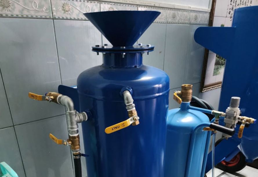 Ứng dụng rộng rãi của cối phun cát mini bạn nên biết