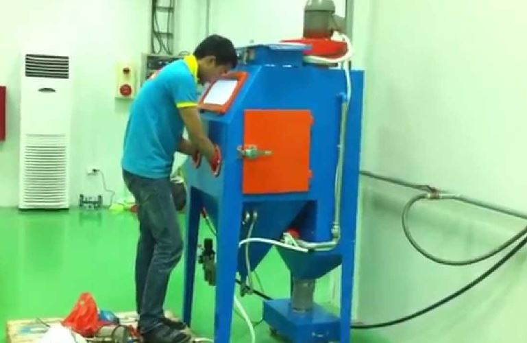Tìm hiểu thông tin tổng quan về tủ phun cát tự hút