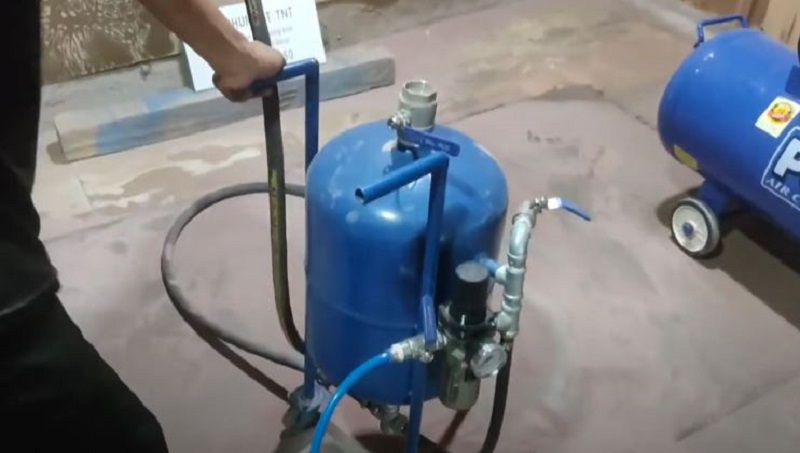 Điểm cộng của máy phun cát kính trong làm sạch kính